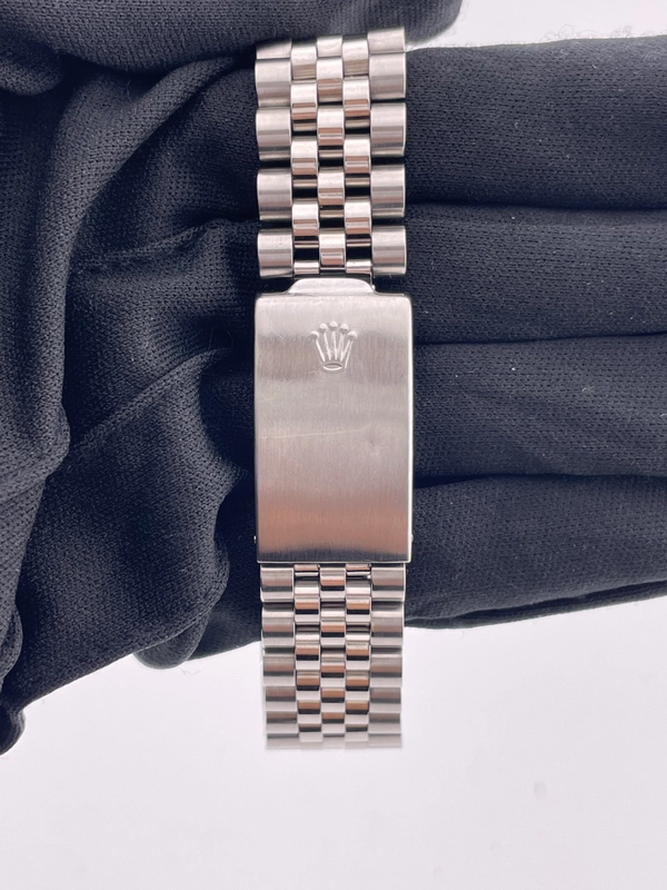 Rolex Datejust Silver Stick Dial on Jubilee Ref. 1603 1975 view 4
