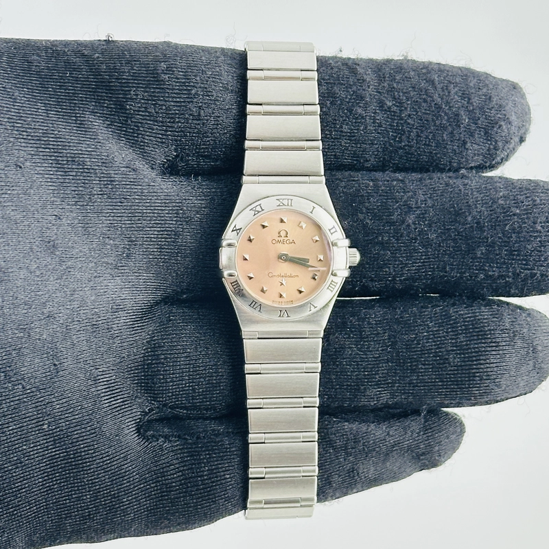 Omega Constellation Salmon Pink Dial on Stainless Steel Bracelet Ref. 1561.61.00 Card 2001 view 3