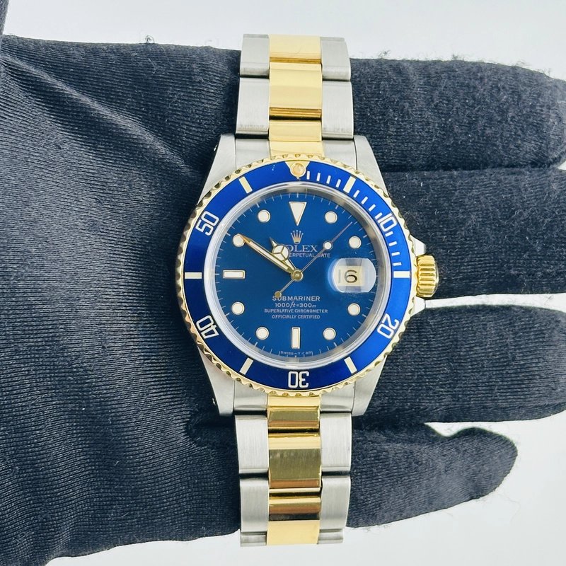 Rolex Submariner Blue Dial on Oyster Bracelet Ref. 16613 1991 view 3