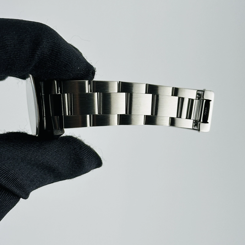 Rolex Oyster Perpetual Black Dial on Oyster Ref. 67480 1997 view 4