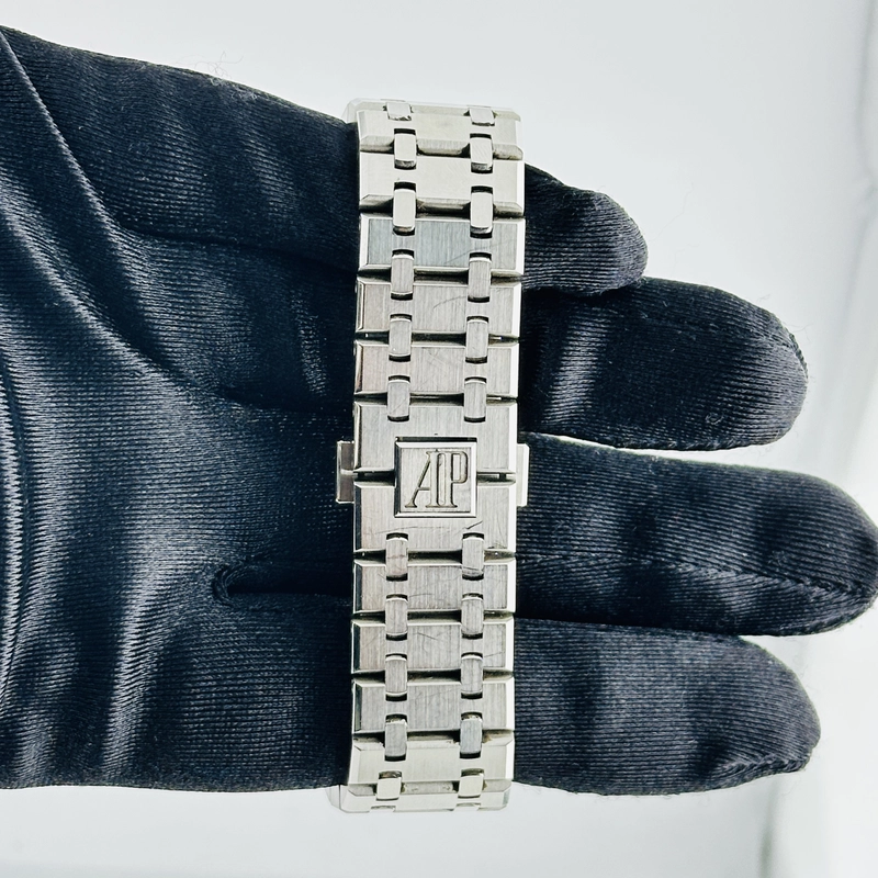 Audemars Piguet Royal Oak White Dial on Stainless Steel Bracelet Ref. 15500ST.OO.1220ST.04 Card view 5