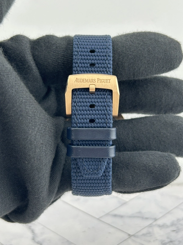 Audemars Piguet Code 11.59 Selfwinding Night Blue Cloud Dial on Rubber Strap Ref. 15210OR.OO.A348KB.01 view 4