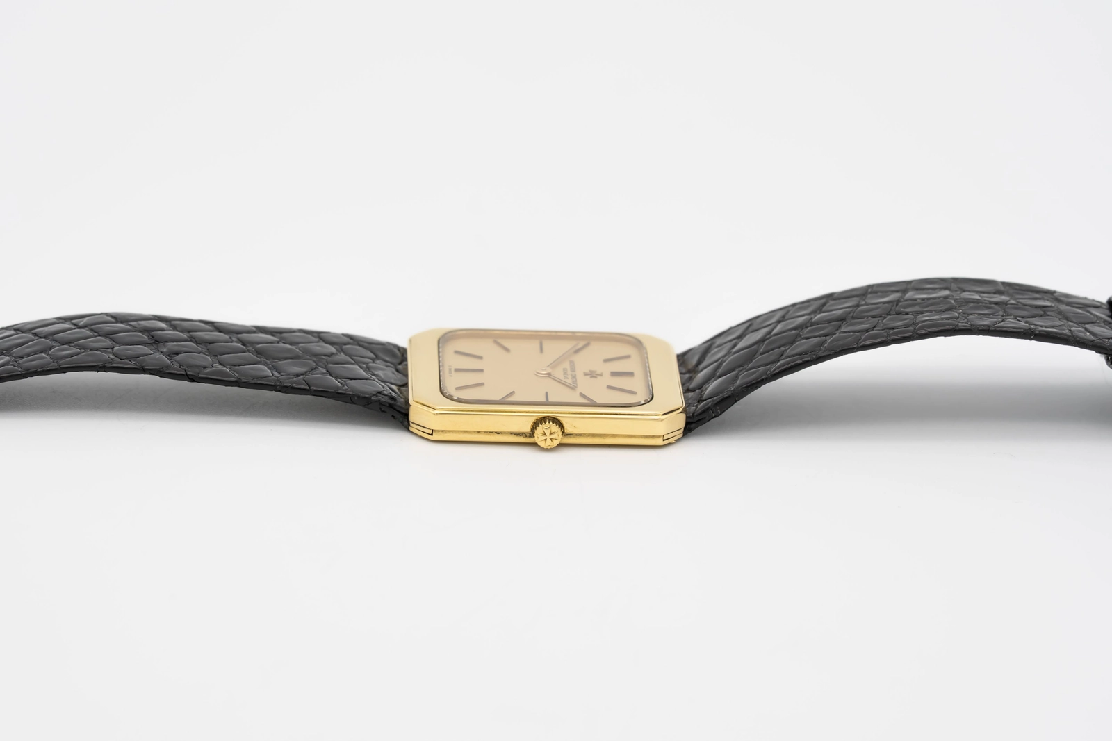 Ultra Thin Rectangular 18k Gold — image 8