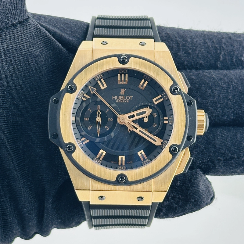 Hublot King Power Foudroyante Black Dial on Rubber Rose Gold Folding Clasp Ref. 715.PX.1128.RX 18K view 2