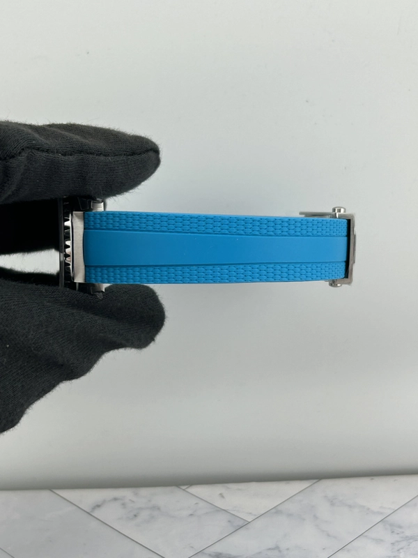 Breitling Superocean Automatic Turquoise Dial on Rubber Strap Ref. A17377211C1S1 Card 2026 view 5