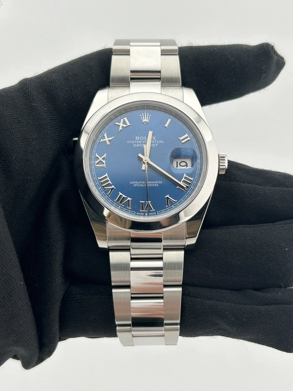 Rolex Datejust 41 Blue Roman Dial on Oyster Ref. 126300 Card 2019 view 2