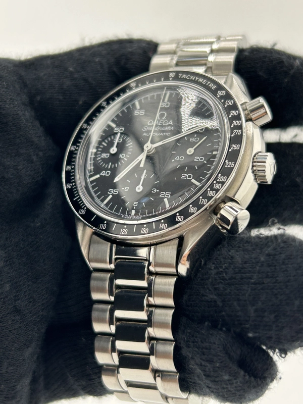 Omega Speedmaster Black Dial on Stainless Steel Bracelet Ref. 3510.50 view 3