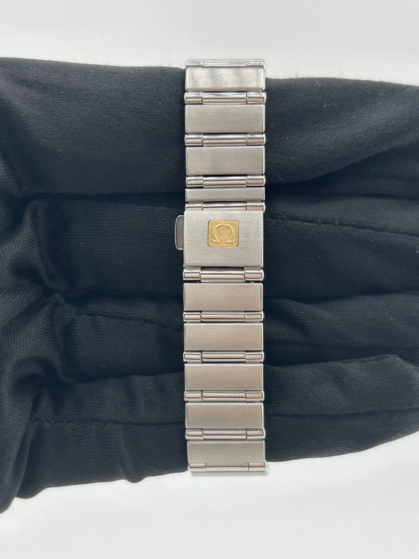 Omega Constellation Gray Dial on Stainless Steel Bracelet Ref. 1572.40 view 4