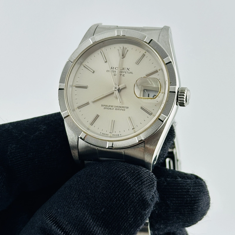 Rolex Oyster Perpetual Date Silver Stick Dial on Oyster Ref. 15210 1990 view 3