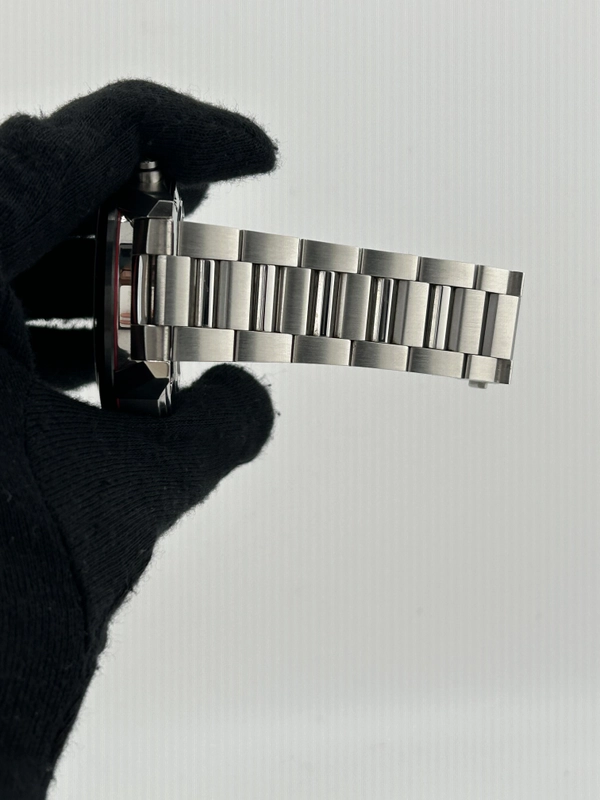 Tag Heuer Carrera Black Dial on Stainless Steel Bracelet Ref. CBG2A10 view 5