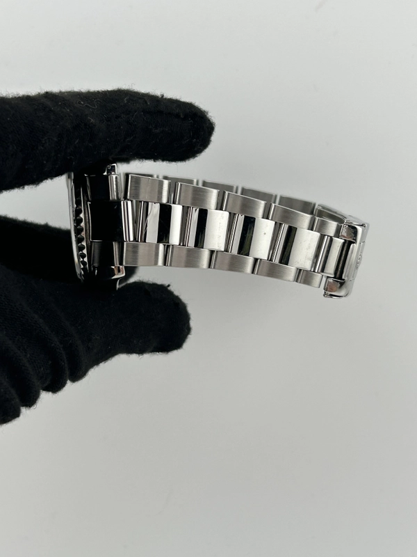 Rolex Yacht Master Platinum Dial on Oyster Steel Bracelet Ref. 16622 Papers 2000 view 5