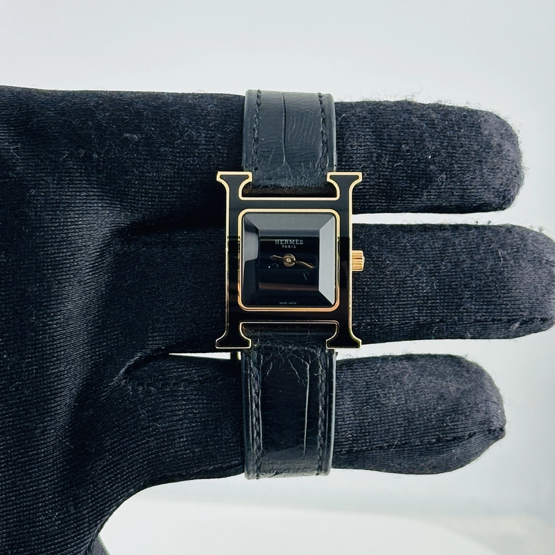 Hermes H Black Dial on Leather Ref. HH1.270B Papers view 2