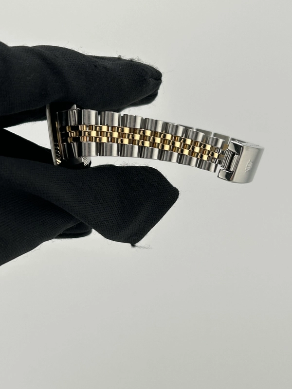 Rolex Datejust Lady White Roman Dial on 2 Tone Jubilee D Link Bracelet Ref. 79173 2002 view 5