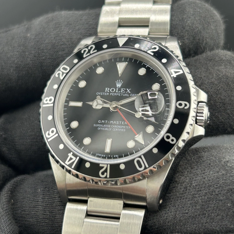 Rolex GMT-Master Black Dial on Oyster Ref. 16700 Papers 2000 view 3