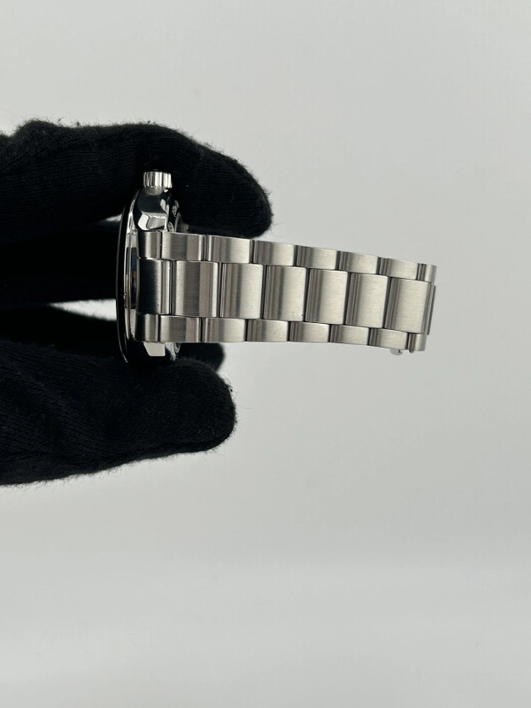 Omega Seamaster Aqua Terra 150m Blue Dial on Stainless Steel Bracelet Ref. 2504.80.00 Complete view 5