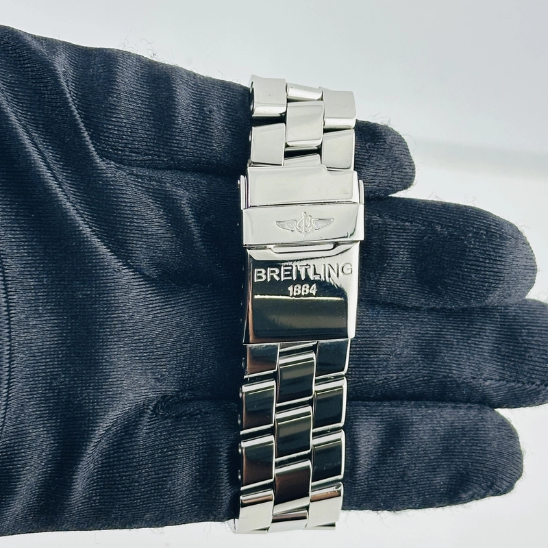 Breitling Colt Automatic Black Dial on Stainless Steel Bracelet Ref. A17380 view 4
