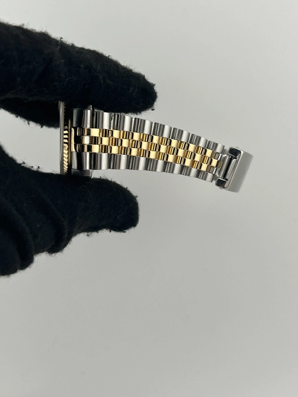 Rolex Datejust 31 Champagne Anniversary Dial on 2 Tone Jubilee D Link Bracelet Ref. 68273 1995 view 5