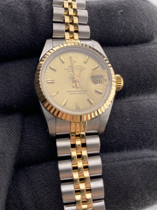 Rolex Datejust Lady Champagne Stick Dial on Jubilee Ref. 69173 Papers 1986 view 3