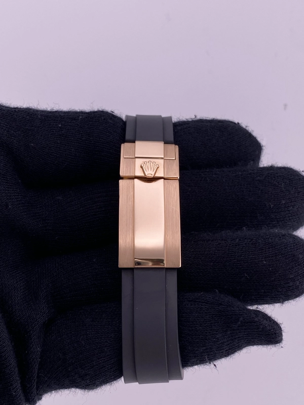 Rolex Yacht-Master 37 Matt Black Dial on Oysterflex Ref. 268655 Card 2018 view 4