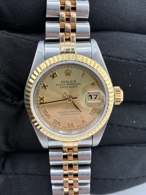 Rolex Datejust Lady Champagne Roman Dial on Jubilee Ref. 69173 1996 view 2