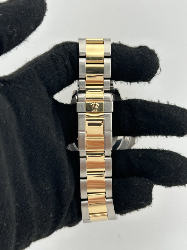 Rolex Yacht-Master Silver Dial on 2 Tone Oyster Bracelet Ref. 16622 2005 view 4