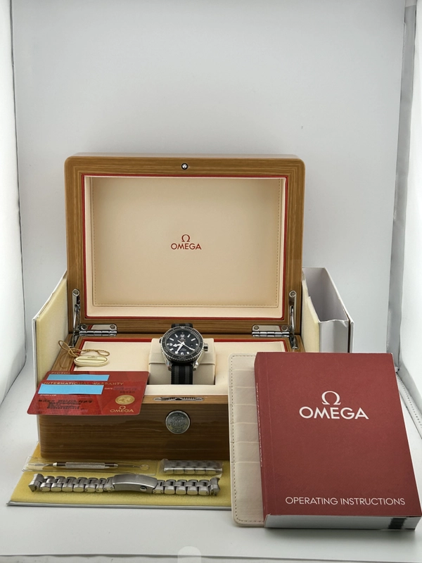 Omega Seamaster Planet Ocean Black Dial on Stainless Steel & Fabric Strap Ref. 232.30.38.20.01.001 Complete 2014 view 9