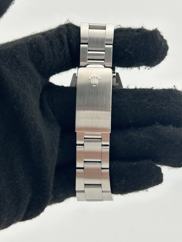 Rolex Oyster Perpetual Date Silver Stick Dial on Oyster Steel Bracelet Ref. 15000 1988 view 4