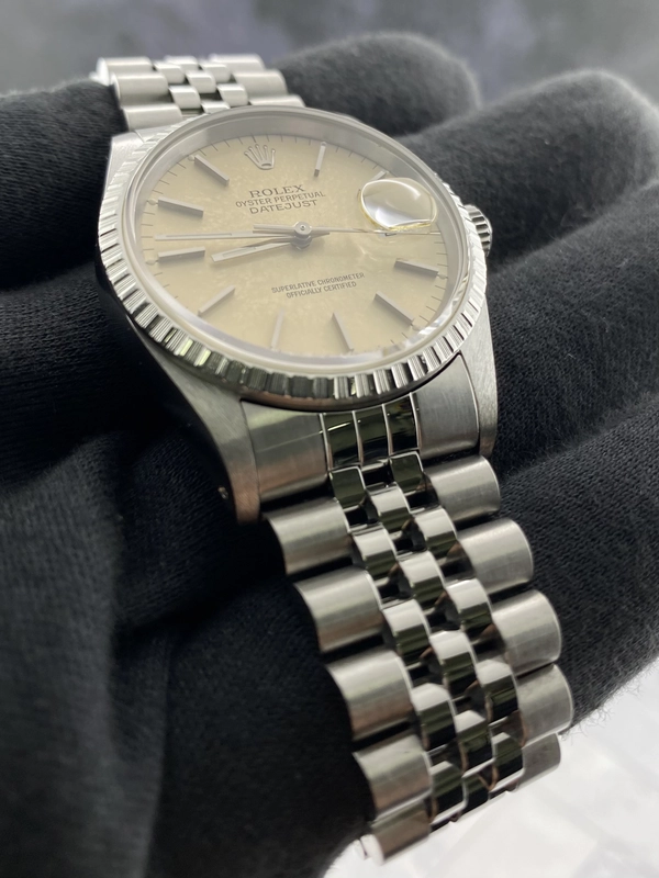 Rolex Datejust Silver Stick Dial on Jubilee Ref. 16220 1991 view 3