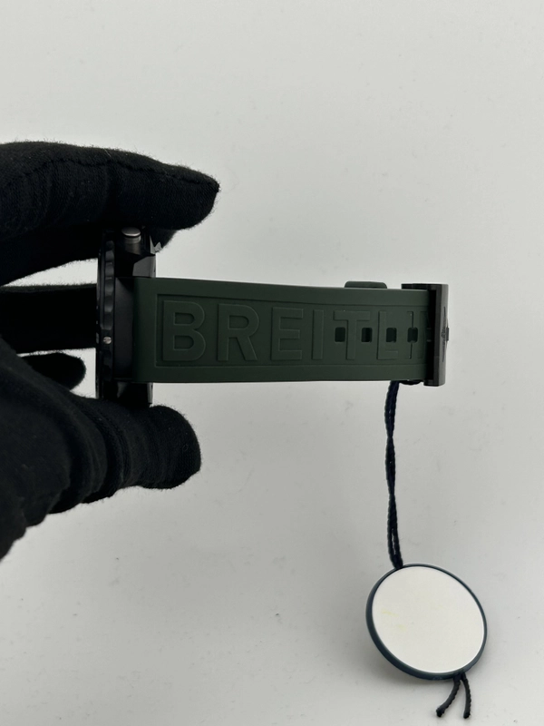 Breitling Endurance Pro Black Dial on Green Rubber Strap Ref. X82310D31B1S1 Complete 2026 view 5