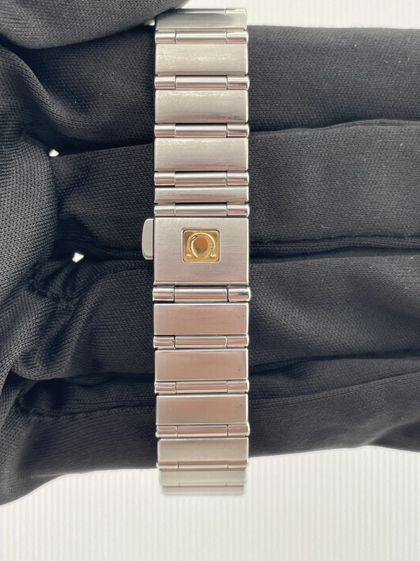 Omega Constellation White Dial on Stainless Steel Bracelet Ref. 1562.3 view 5