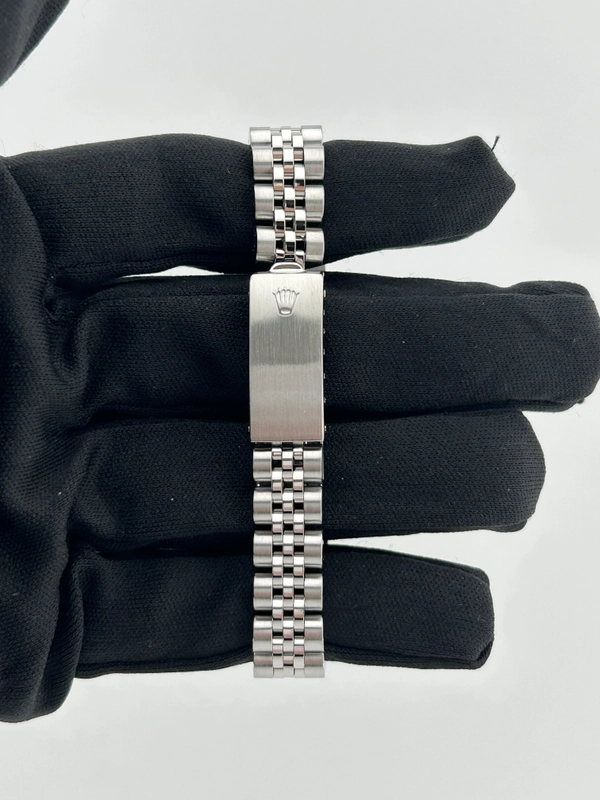 Rolex Date Silver Stick Dial on Stainless Steel Bracelet Ref. 6924 1975 view 4