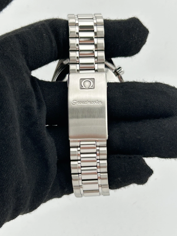 Omega Speedmaster Reduced Black Dial on Stainless Steel Bracelet Ref. 3510.5 Card view 4