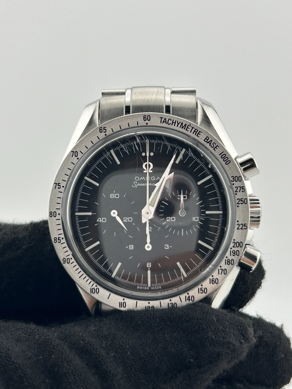 Omega Speedmaster Broad Arrow Black Dial on Stainless Steel Bracelet Ref. 3594.50 view 3