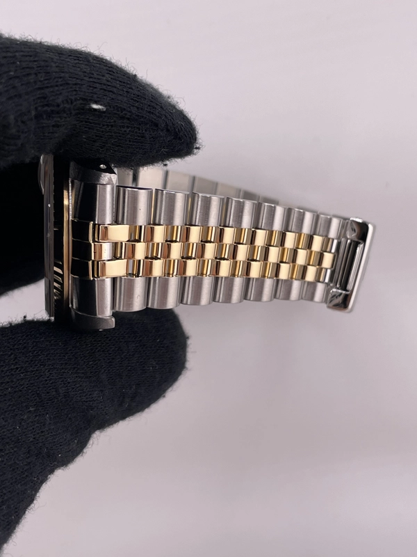 Rolex Datejust Champagne Linen Dial on D Link Jubilee Bracelet Ref. 16233 1988 view 5