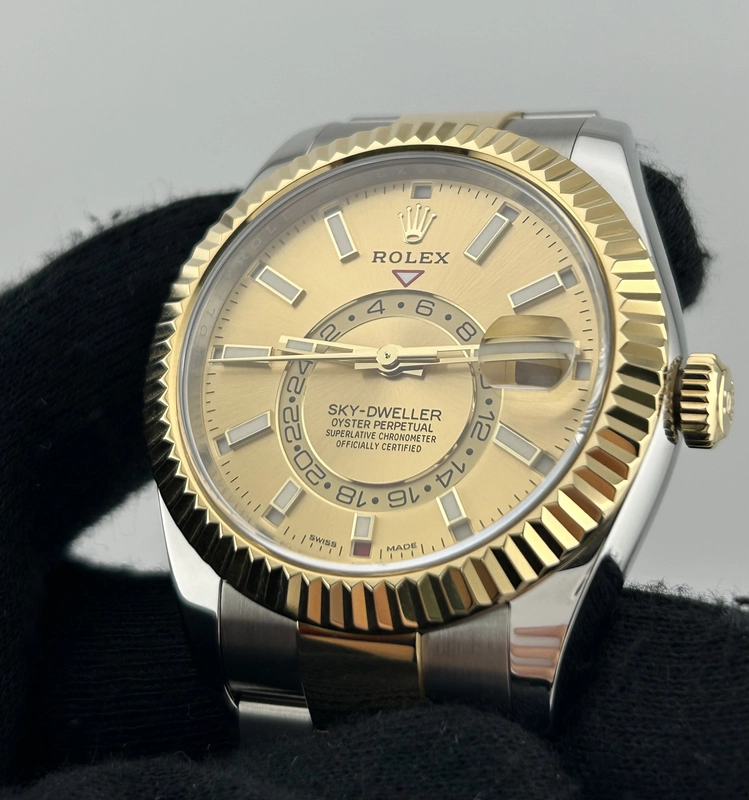 Rolex SkyDweller Champagne Index Dial on Oyster Bracelet Ref. 326933 Card 2022 view 3