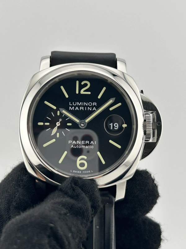 Panerai Luminor Marina Black Arabic Dial on Rubber Strap Ref. PAM00104 with Box 2011 view 3