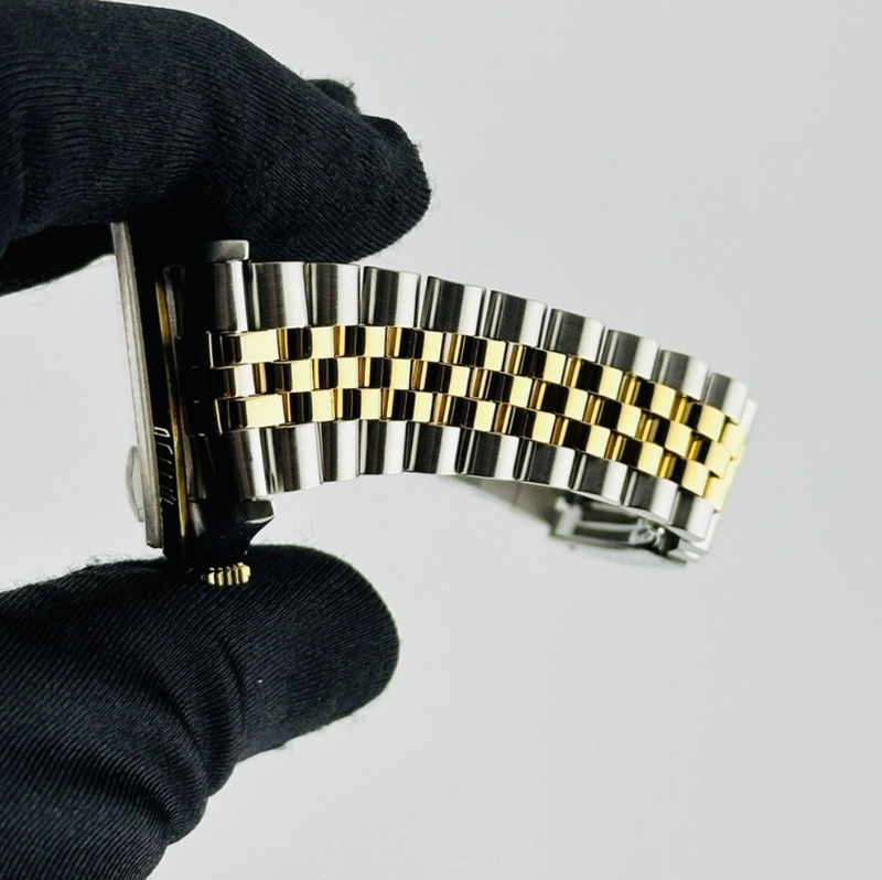Rolex Datejust Champagne Stick Dial on D Link Jubilee Bracelet Ref. 16233 1996 view 5