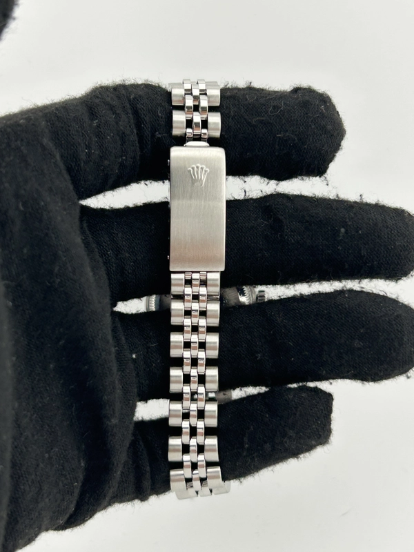 Rolex Oyster Perpetual Date Silver Index Dial on Jubilee D Link Bracelet Ref. 69240 1984 view 4