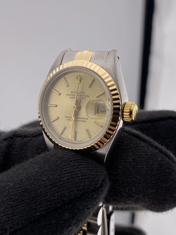 Rolex Datejust Lady Champagne Stick Dial on Jubilee Ref. 69173 Open Date view 3