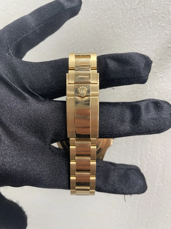Rolex GMT-Master II Black Dial on Oyster Ref. 116718LN Card 2016 view 3