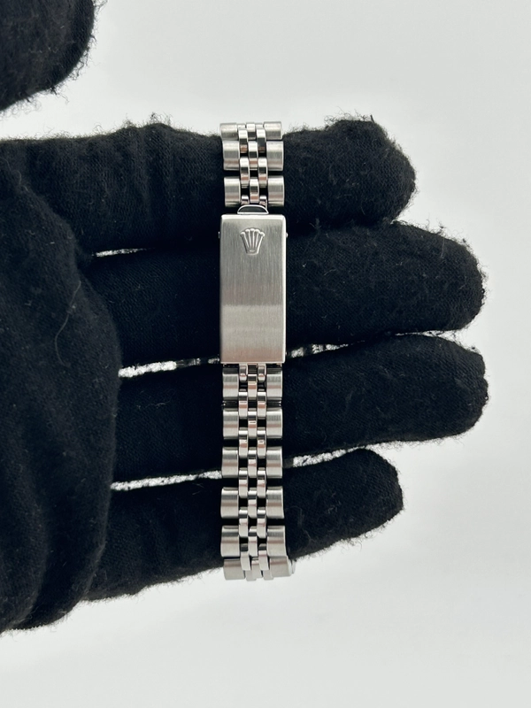 Rolex Date Lady White Dial on Stainless Steel Bracelet Ref. 69190 1996 view 4