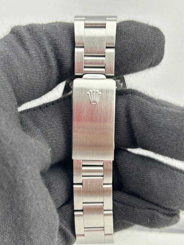 Rolex Oyster Perpetual Date Silver Stick Dial on Oyster Ref. 15210 1990 view 4