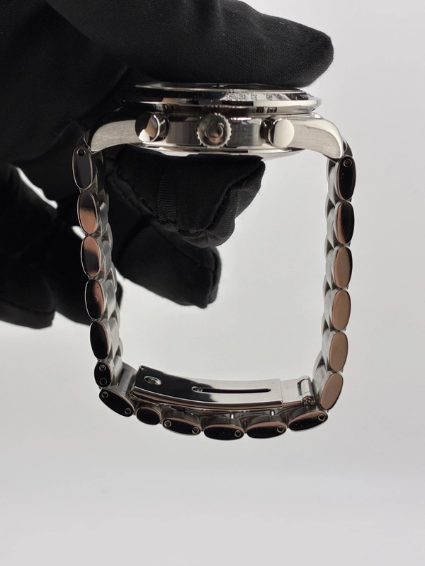 Omega Speedmaster Black Dial on Stainless Steel Bracelet Ref. 3513.52 view 6