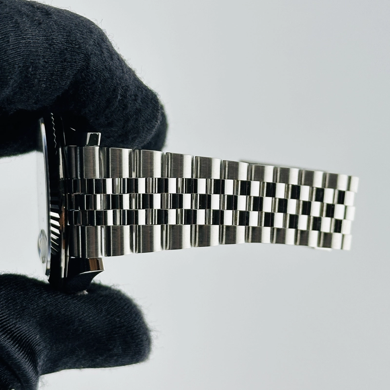 Rolex Datejust Silver Index Dial on D Link Jubilee Bracelet Ref. 126334 Card 2019 view 5