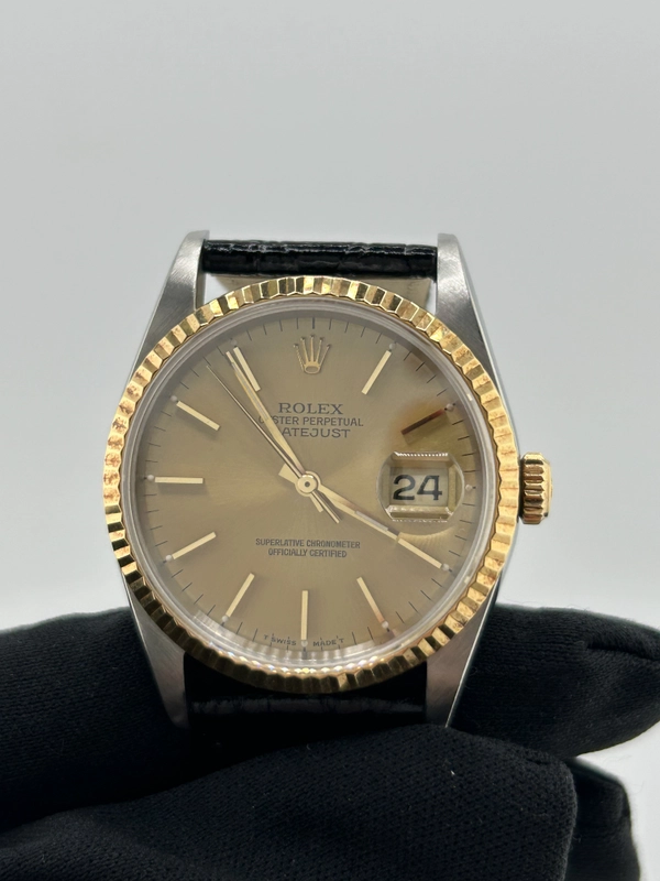 Rolex Datejust 36 Champagne Stick Dial on Generic Black Leather Strap Ref. 16233 1993 view 3