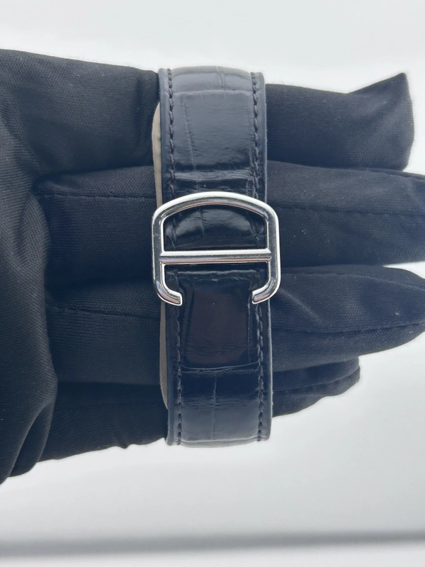 Cartier Calibre De Cartier Silver Roman Numerals Dial on Black Leather Strap Ref. 35840 Card 2017 view 4