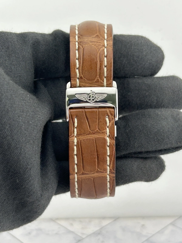 Breitling Bentley Mark VI Silver Dial on Leather Ref. P26362 view 5