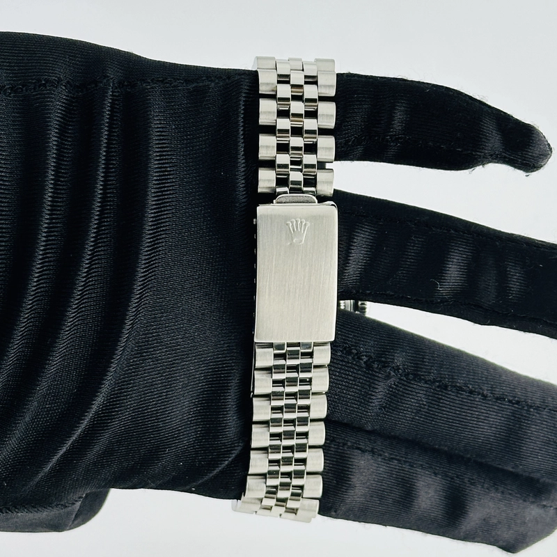 Rolex Datejust Silver Linen Dial on D Link Jubilee Ref. 1603 1973 view 3