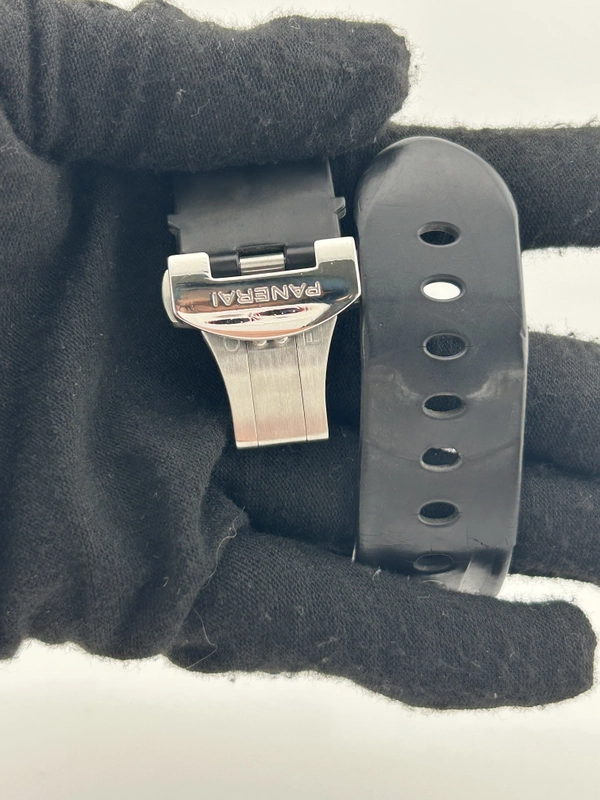 Panerai Luminor Marina Black Arabic Dial on Rubber Strap Ref. PAM00104 with Box 2011 view 4
