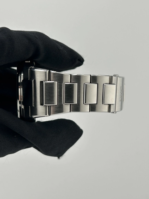 Iwc Ingenieur Silver Dial on Stainless Steel Bracelet Ref. IW323904 Complete 2013 view 5